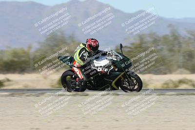 media/Dec-01-2025-Moto Forza (Mon) [[2daa91e15f]]/3-Beginner Group/Session 2 (Turn 7 Inside Pans)/